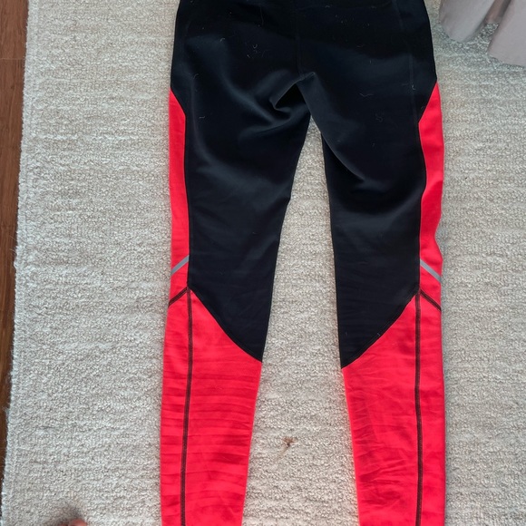 New Balance Black and Red/Pink Leggings with reflective strips. XS! - Picture 2 of 3
